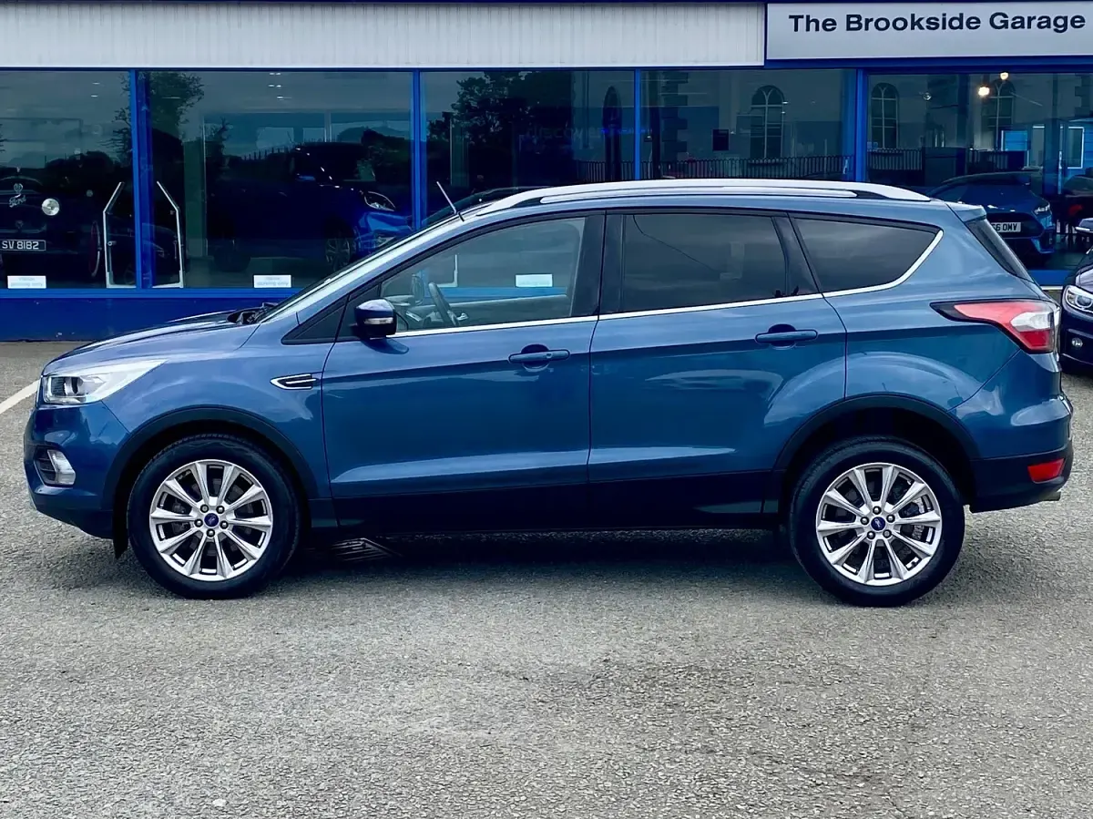 Used Ford Kuga Titanium 150 HP (110 kW) 2020 Blue SUV