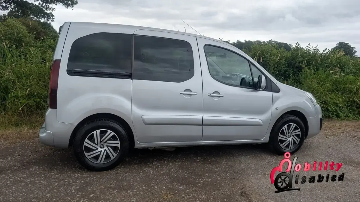 Used Peugeot TePee Access 2017 Silver MPV