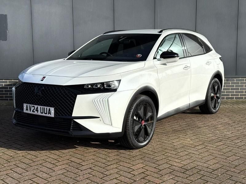 Used DS Automobiles DS7 Crossback Performance Line Plus 300 HP (220 kW) 2023 White SUV