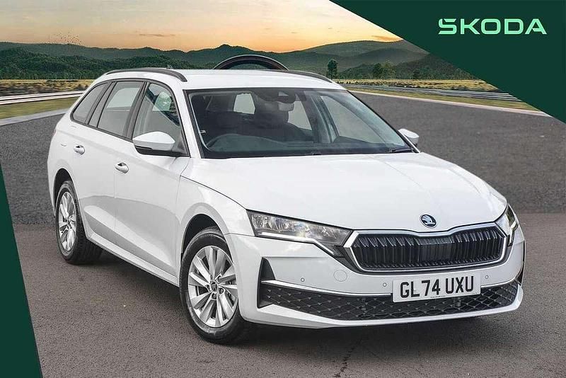 Moon white metallic New 2024 Skoda Octavia SE Technology Estate | £23,495 (Fair price) - Image 1/4