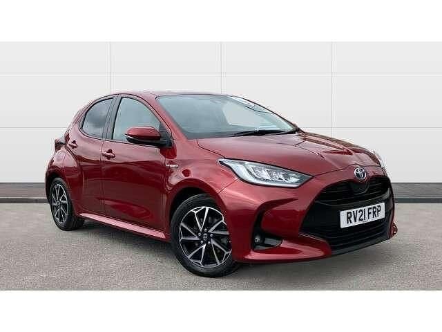 Red Used 2021 Toyota Yaris Hybrid Design Hatchback | £15,131 (Fair price) - Image 1/4