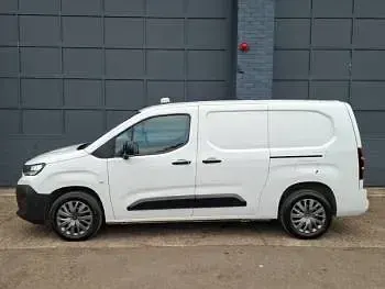Used Citroën Berlingo 100 HP (73 kW) 2025 White MPV