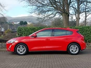Used Ford Focus Zetec 100 HP (73 kW) 2020 Red Hatchback