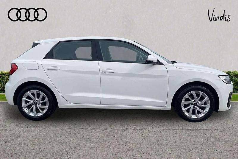 Used Audi A1 Sport 94 HP (69 kW) 2025 White SUV