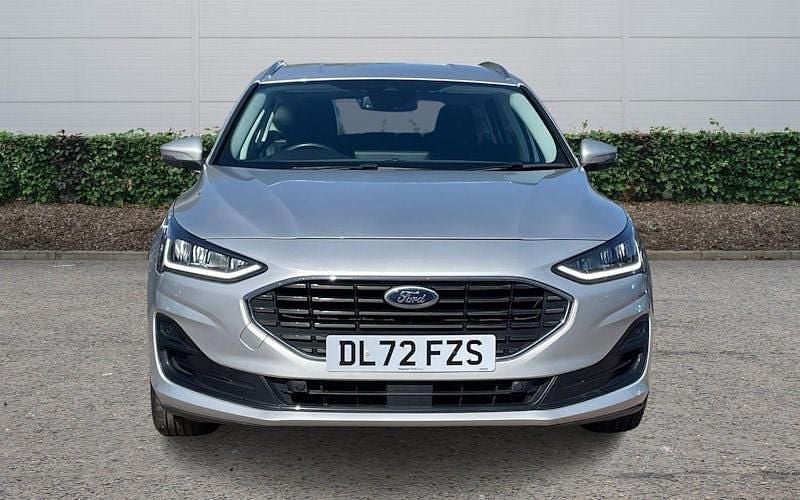 Usado Ford Focus Titanium 125 HP (91 kW) 2023 Prateado Carrinha