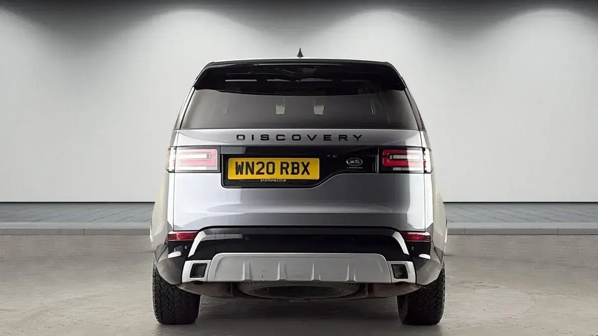 Usado Land Rover Discovery 5 Landmark 306 CV (225 kW) 2020 Gris SUV