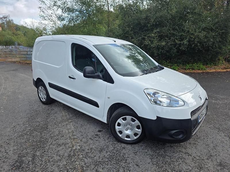 White Used 2015 Peugeot Partner MPV | £5,395 (Fair price) - Image 1/4