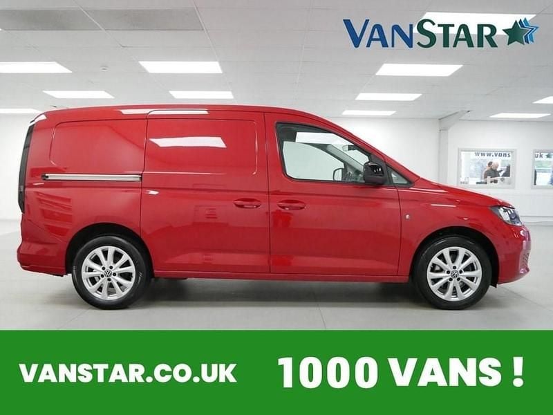 Used VW Caddy Maxi Pro 114 HP (83 kW) 2022 Red MPV