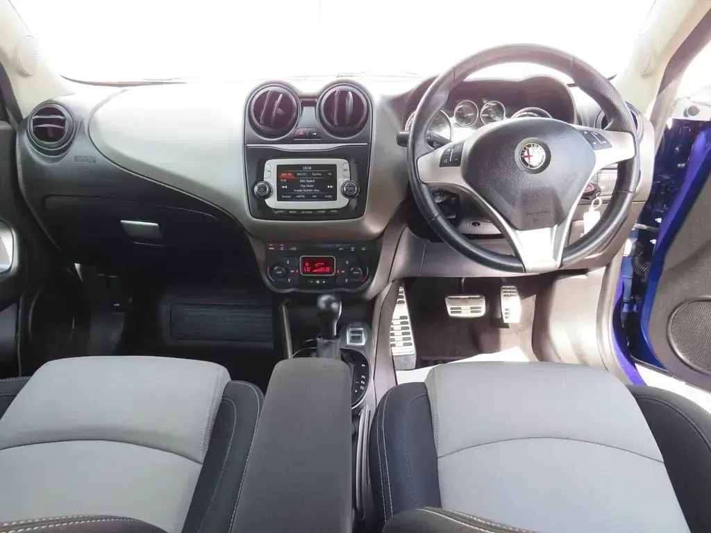 Used Alfa Romeo MiTo Distinctive 140 HP (102 kW) 2015 Blue Hatchback