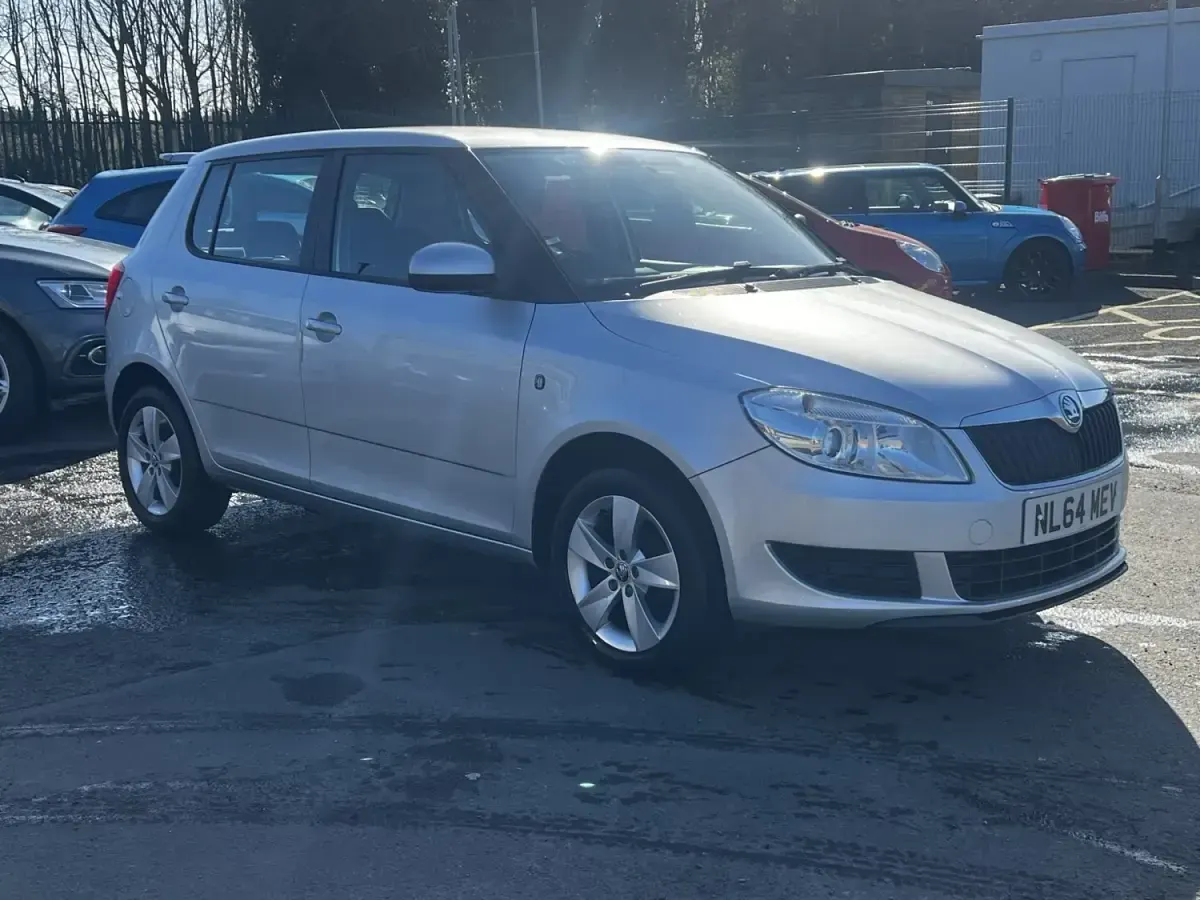 Begagnad Skoda Fabia SE 2014 Silver Halvkombi