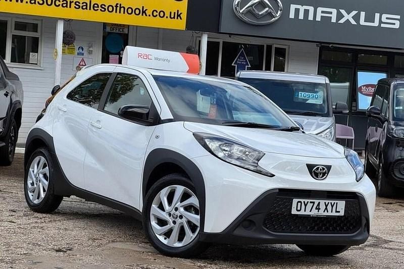 White Used 2024 Toyota Aygo X PURE SUV | £14,998 - Image 1/1