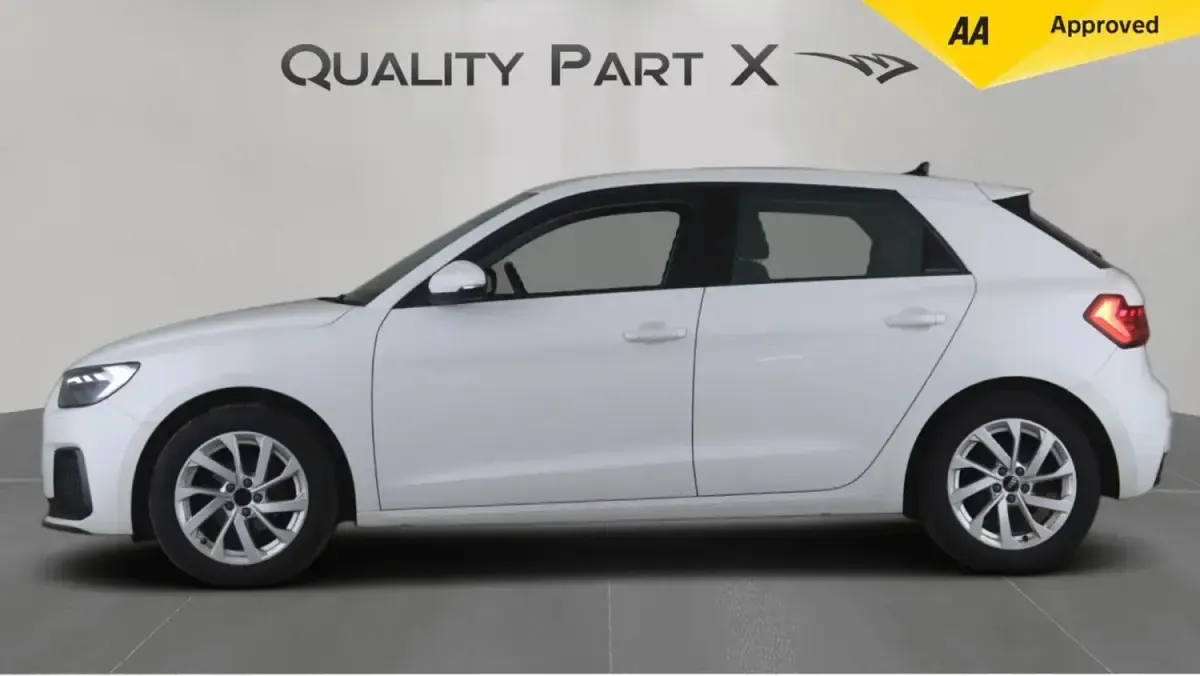 Usado Audi A1 Sportback Sport 110 HP (80 kW) 2023 Branco Citadino