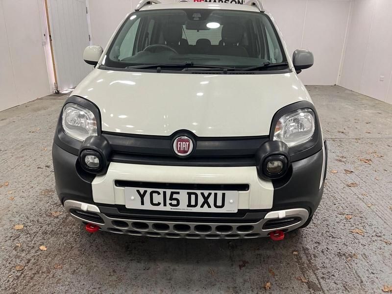 Used Fiat Panda Cross Cross 90 HP (66 kW) 2015 White Hatchback