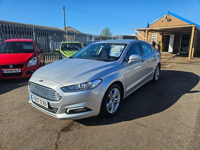 Used Ford Mondeo Zetec 150 HP (110 kW) 2017 Silver Hatchback