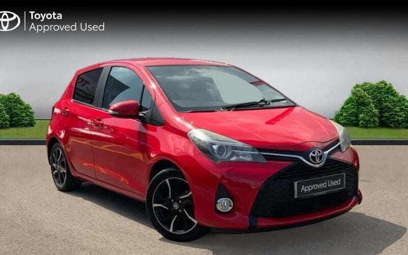 Chilli red Used 2015 Toyota Yaris Sport Hatchback | £5,495 (Fair price) - Image 1/4