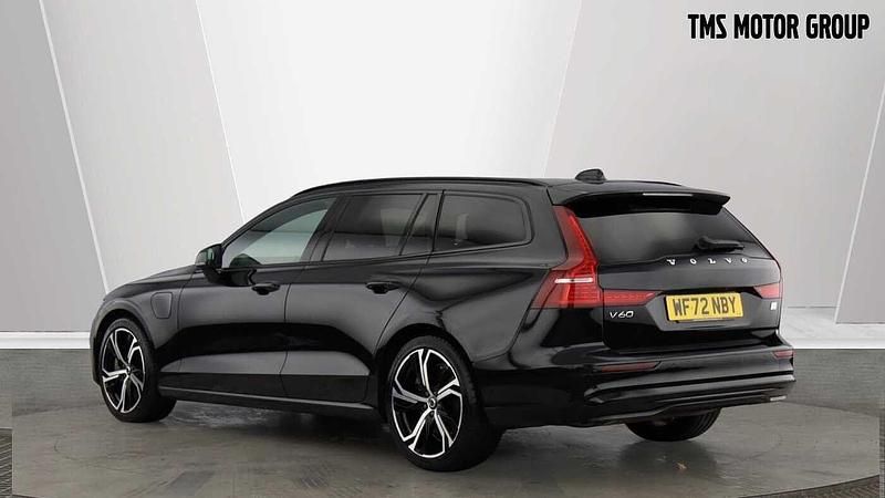 Used Volvo V60 Plus 249 HP (183 kW) 2022 Black Estate