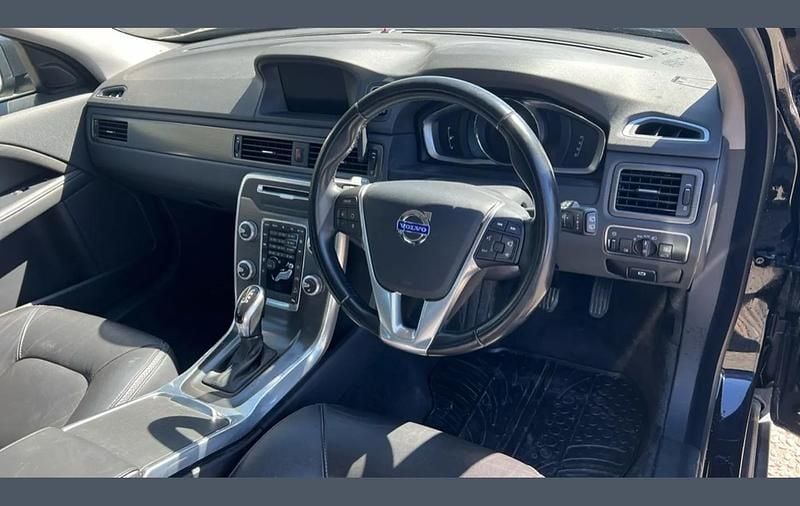Used Volvo XC70 SE Lux 215 HP (158 kW) 2015 Black  SUV