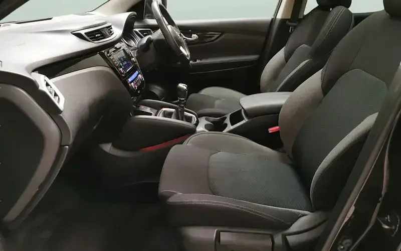 Used Nissan Qashqai N-Connecta 140 HP (102 kW) 2020 Black SUV