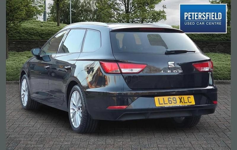 Used Seat Leon ST SE Dynamic 128 HP (94 kW) 2019 Black Estate