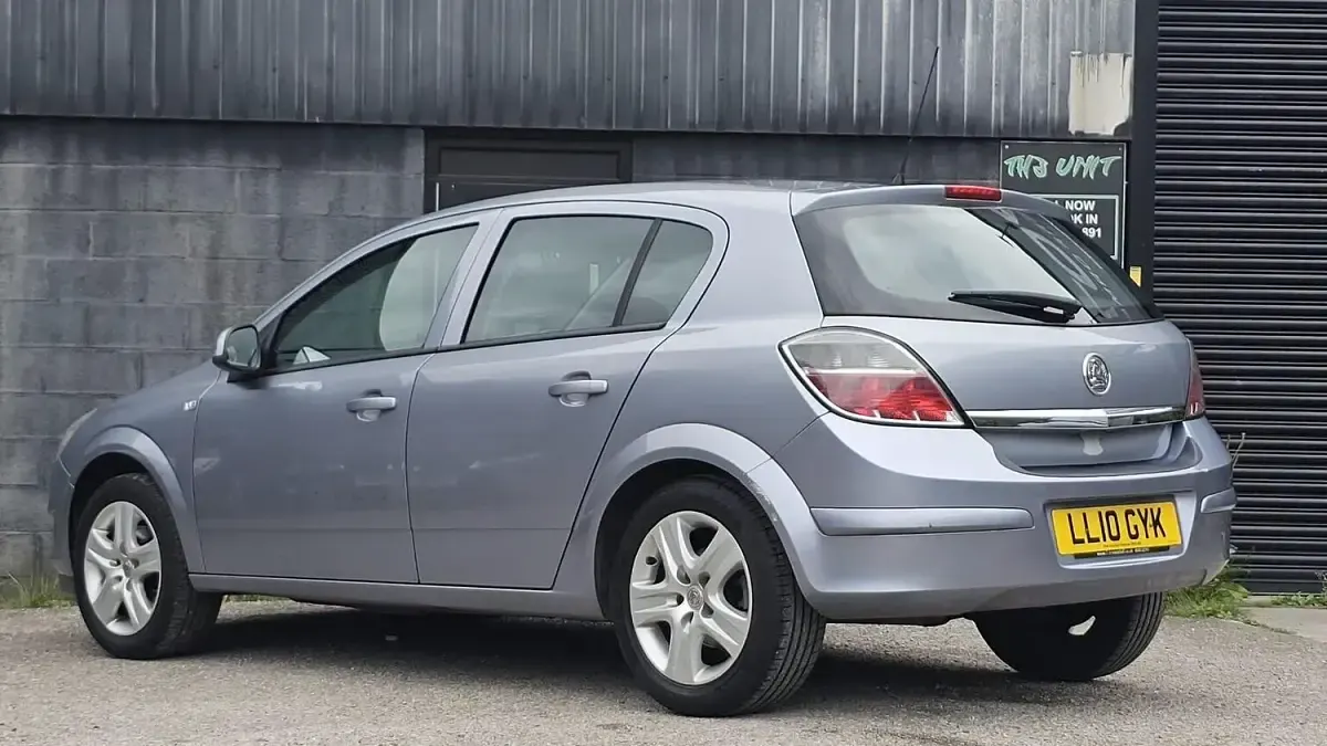 Used Vauxhall Astra Active 2010 Silver Hatchback