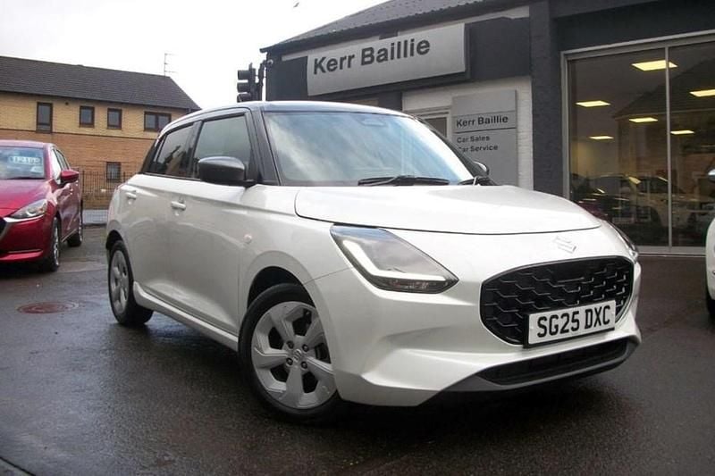 Used Suzuki Swift 82 HP (60 kW) 2025 White Hatchback