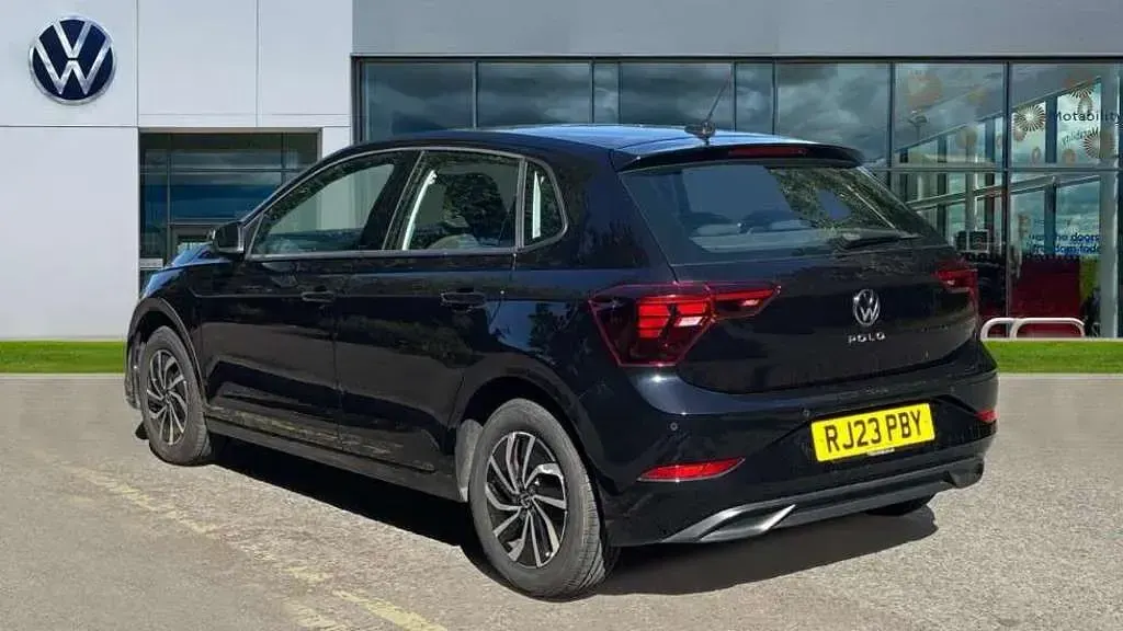 Used VW Polo Life 95 HP (69 kW) 2023 Black Hatchback