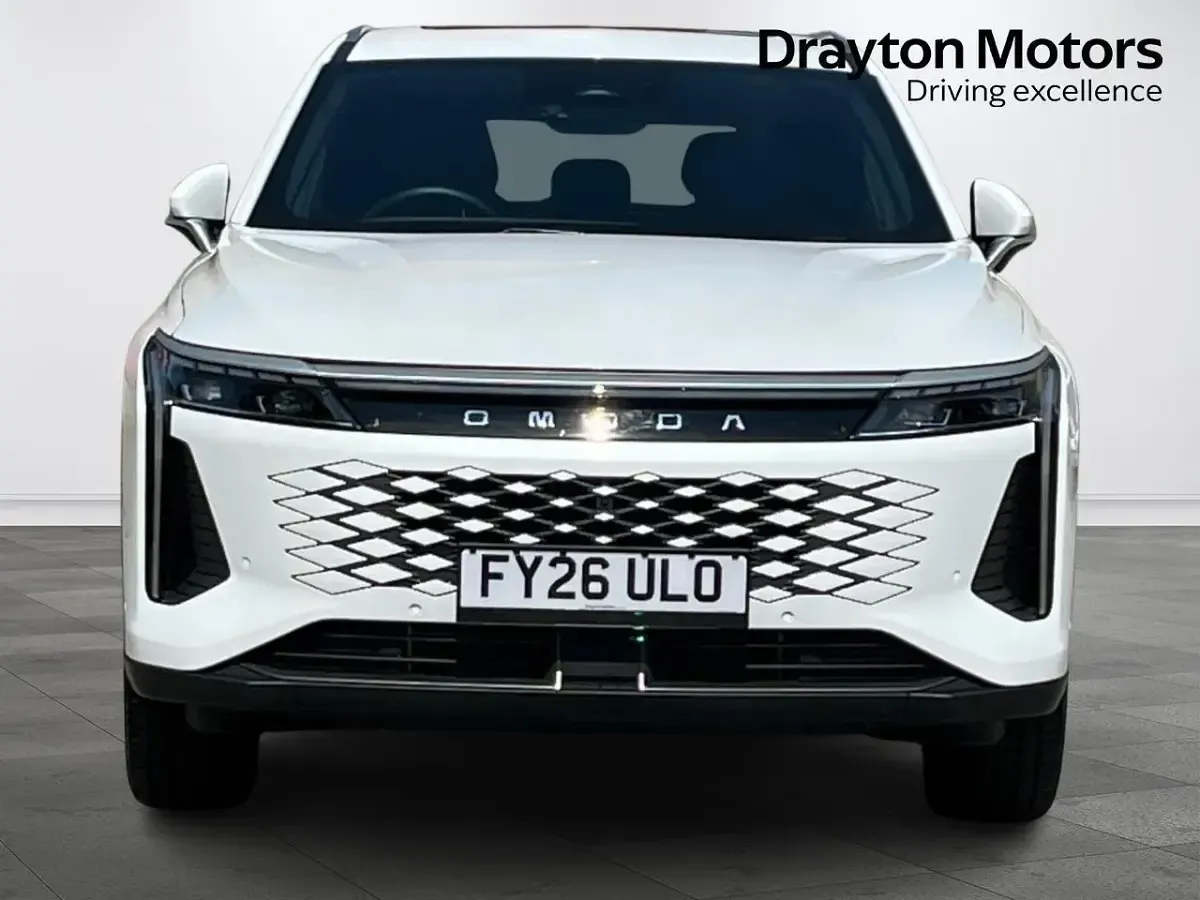 Used Omoda 9 537 HP (394 kW) 2026 White SUV