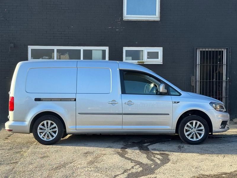 Used VW Caddy Maxi Highline 102 HP (75 kW) 2018 Silver MPV