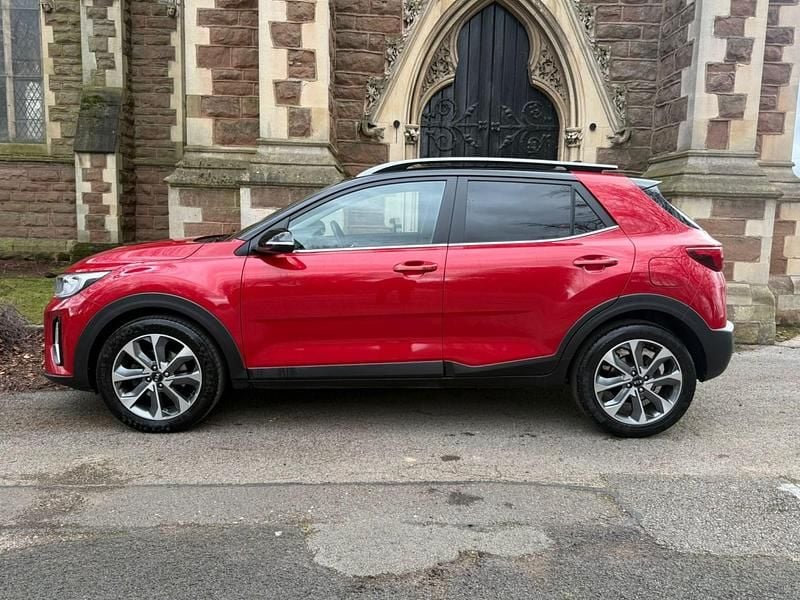 Used Kia Stonic 118 HP (86 kW) 2021 Red SUV
