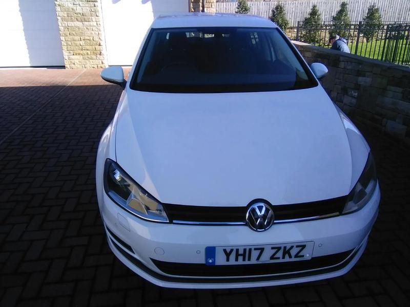 Used VW Golf VII Edition 125 HP (91 kW) 2017 White Hatchback