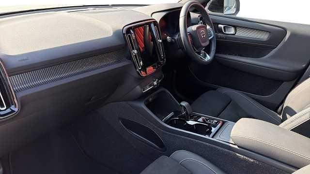 Used Volvo XC40 Ultimate 161 HP (118 kW) 2023 White SUV