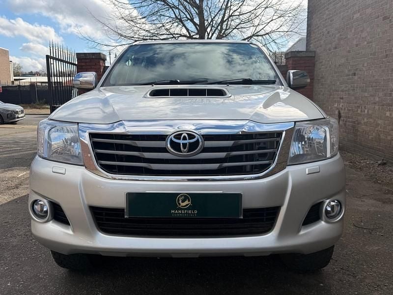 Used Toyota HiLux 171 HP (125 kW) 2013 Silver Pickup