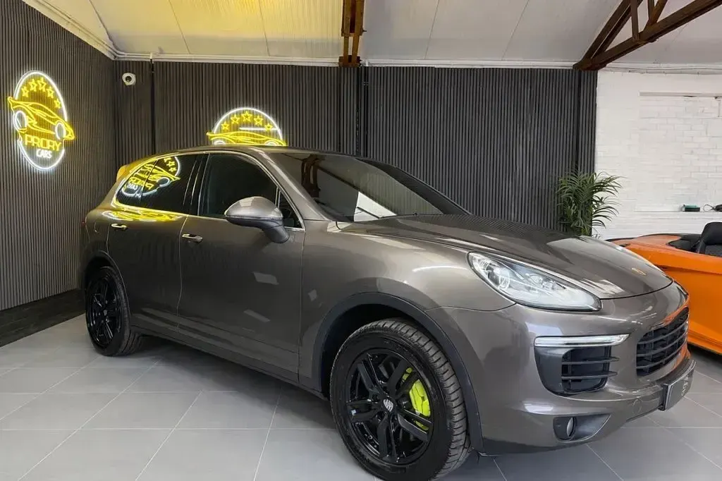 Used Porsche Cayenne 416 HP (305 kW) 2015 Brown SUV