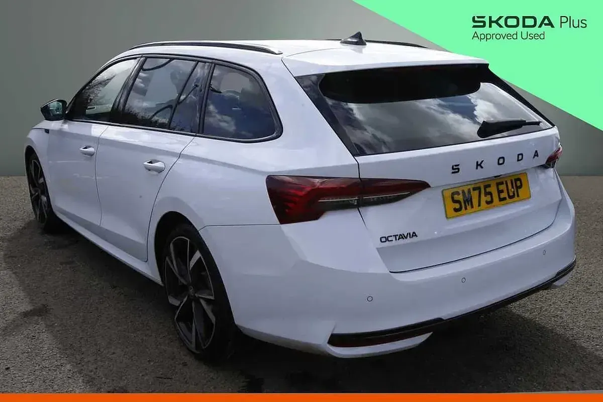 Used Skoda Octavia SportLine 147 HP (108 kW) 2026 Moon white metallic Estate