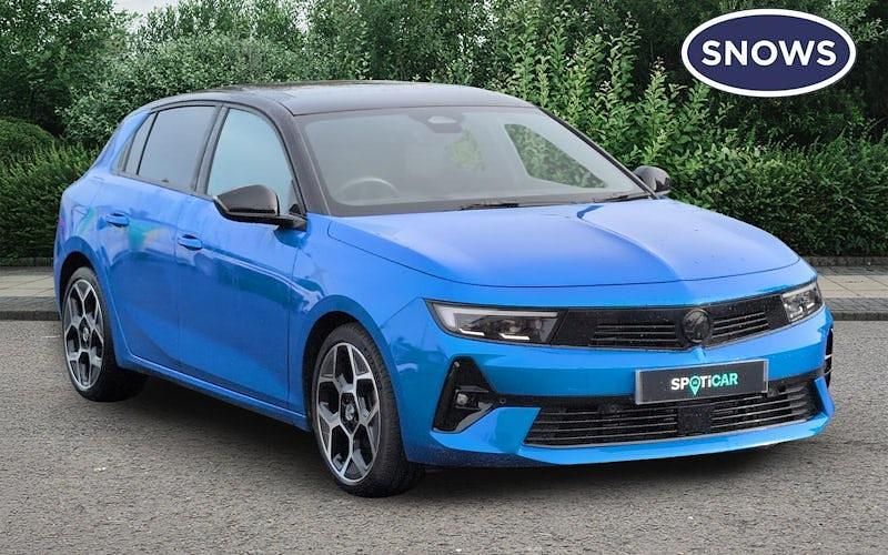Used Vauxhall Astra Ultimate 131 HP (96 kW) 2024 Blue Hatchback