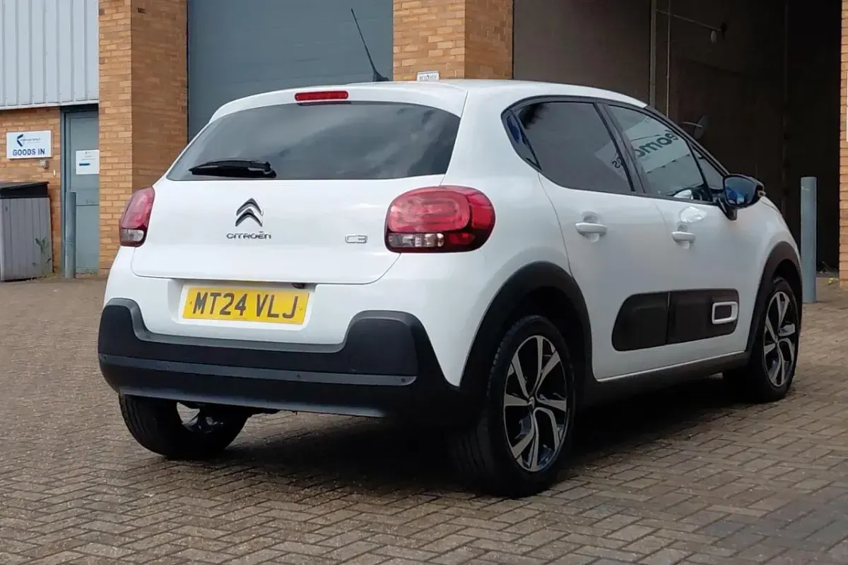 Used Citroën C3 PureTech 82 HP (60 kW) 2024 White Hatchback