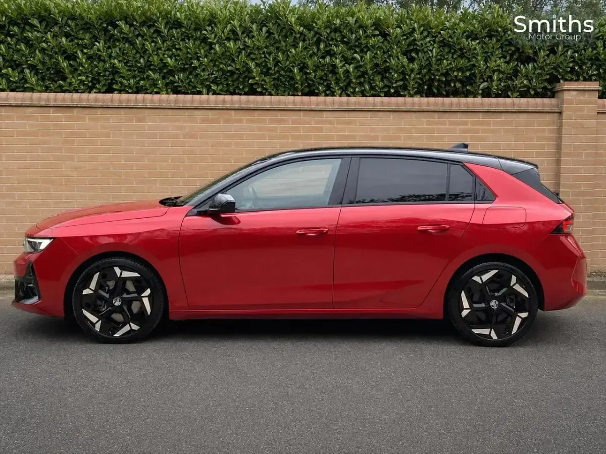 Used Vauxhall Astra GSe 222 HP (163 kW) 2024 Red Hatchback
