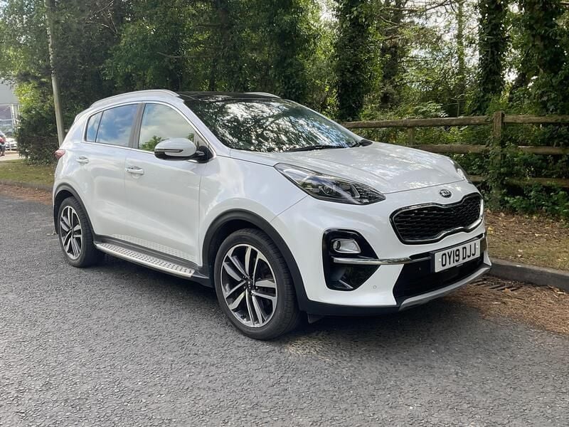 White Used 2019 Kia Sportage 4 SUV | £13,395 (Fair price) - Image 1/4
