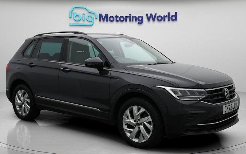Used 2022 VW Tiguan S SUV | £17,900 (Fair price) - Image 1/4