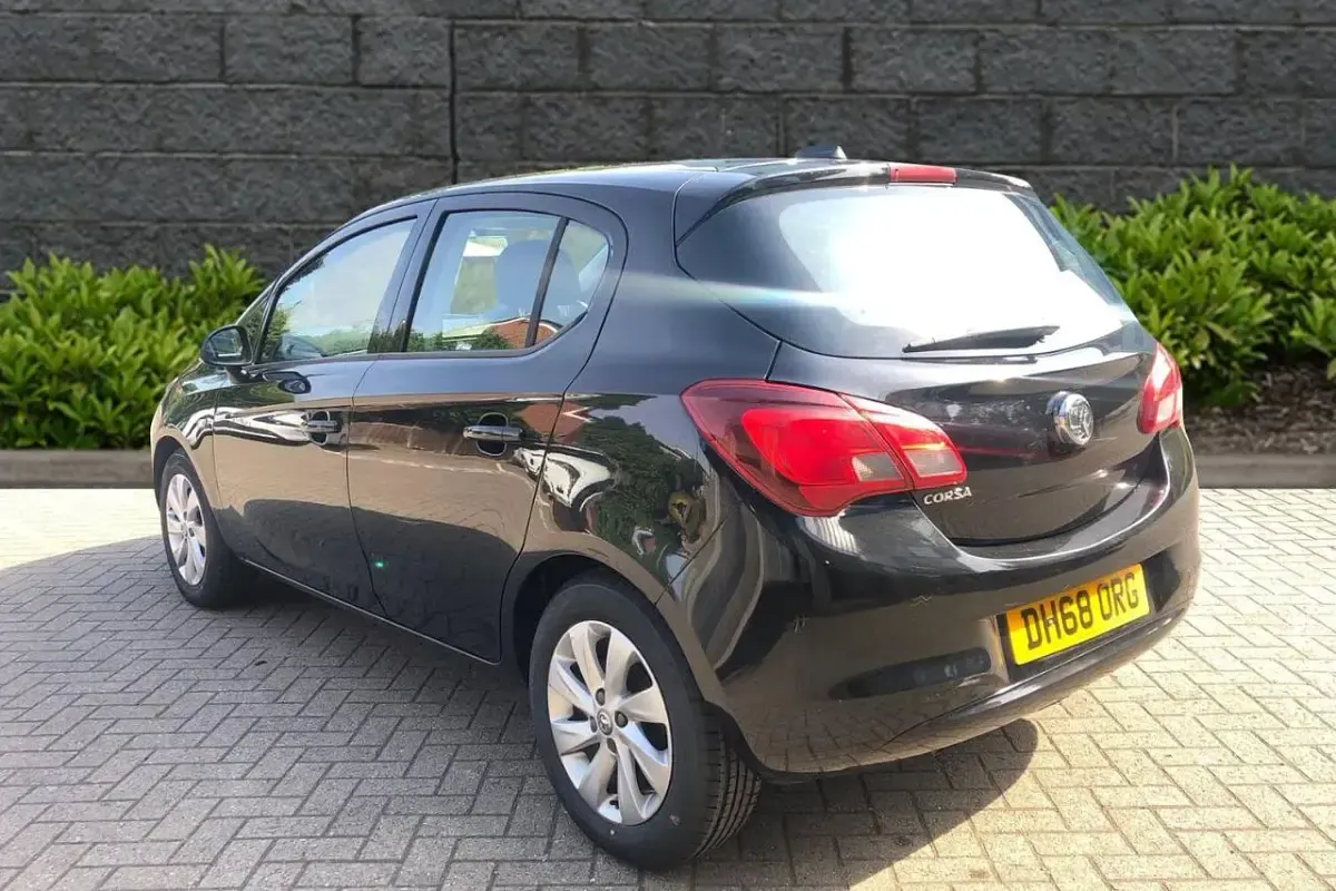Used Vauxhall Corsa Design Edition 89 HP (65 kW) 2019 Black Hatchback