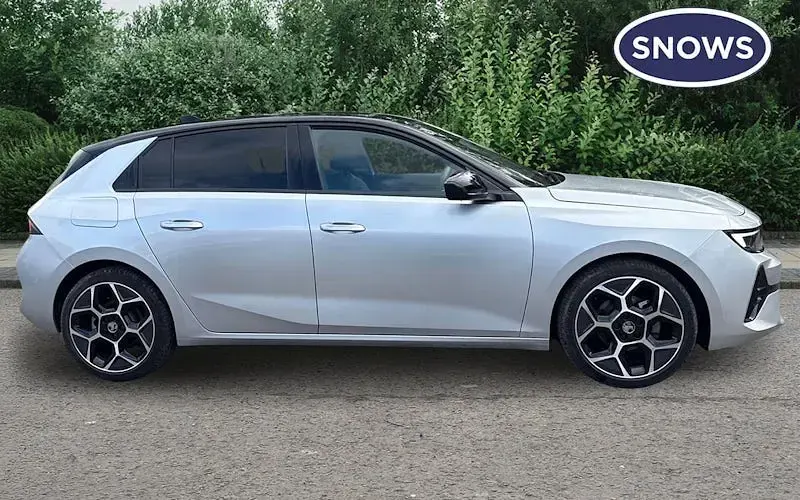 Used Vauxhall Astra Ultimate 131 HP (96 kW) 2025 Grey Hatchback