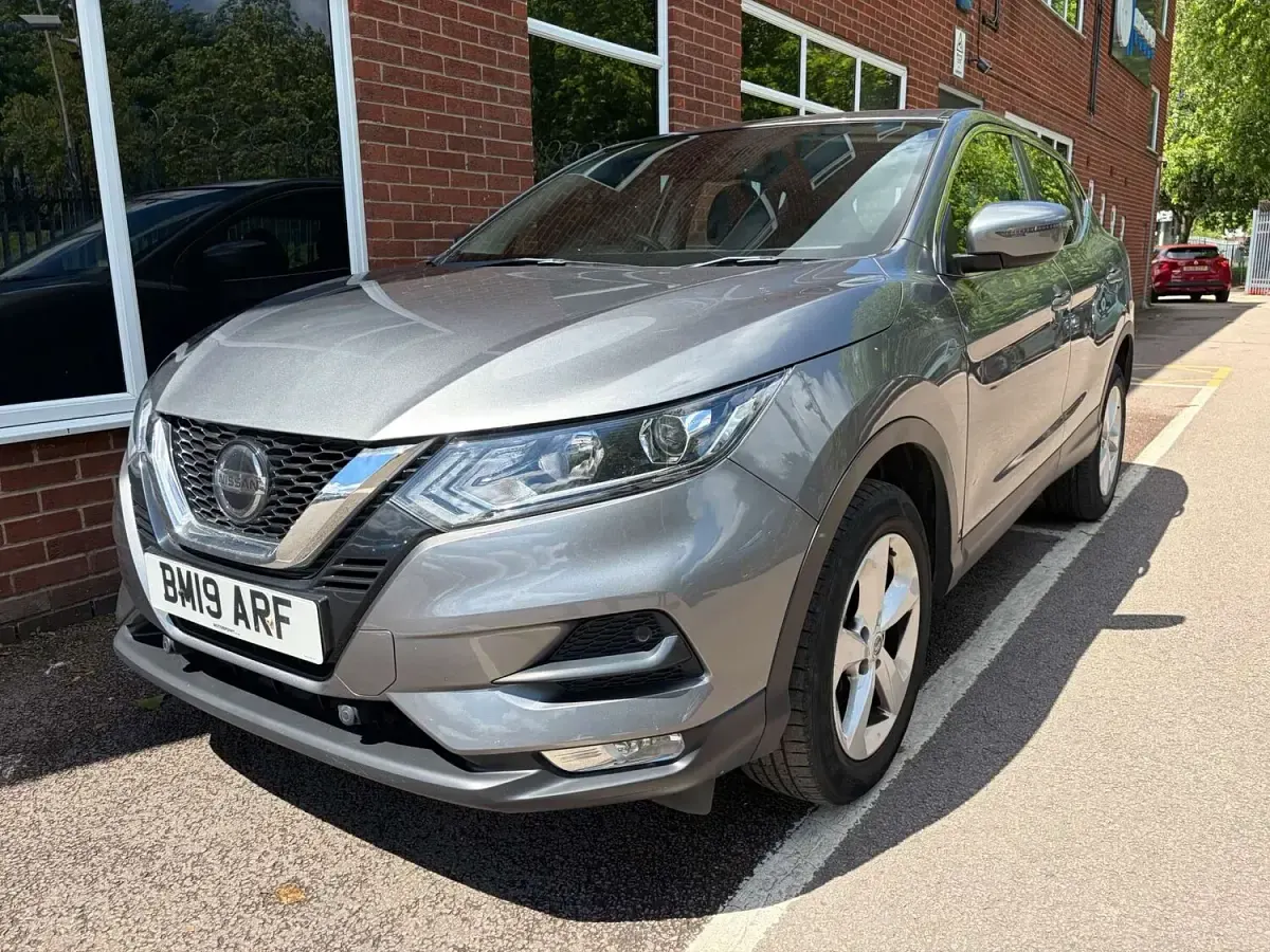 Used Nissan Qashqai Acenta Premium 115 HP (84 kW) 2019 Grey SUV