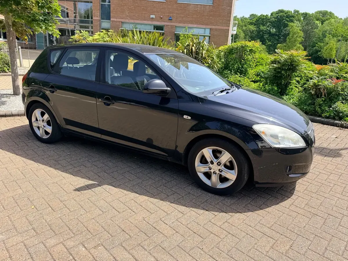 Used Kia Ceed 103 HP (75 kW) 2009 Black Hatchback