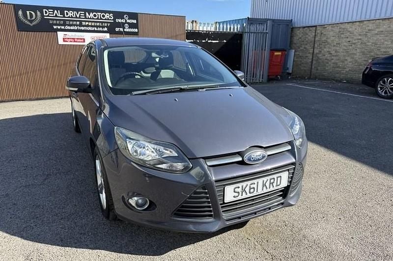 Used Ford C-MAX Titanium 2011 Silver MPV