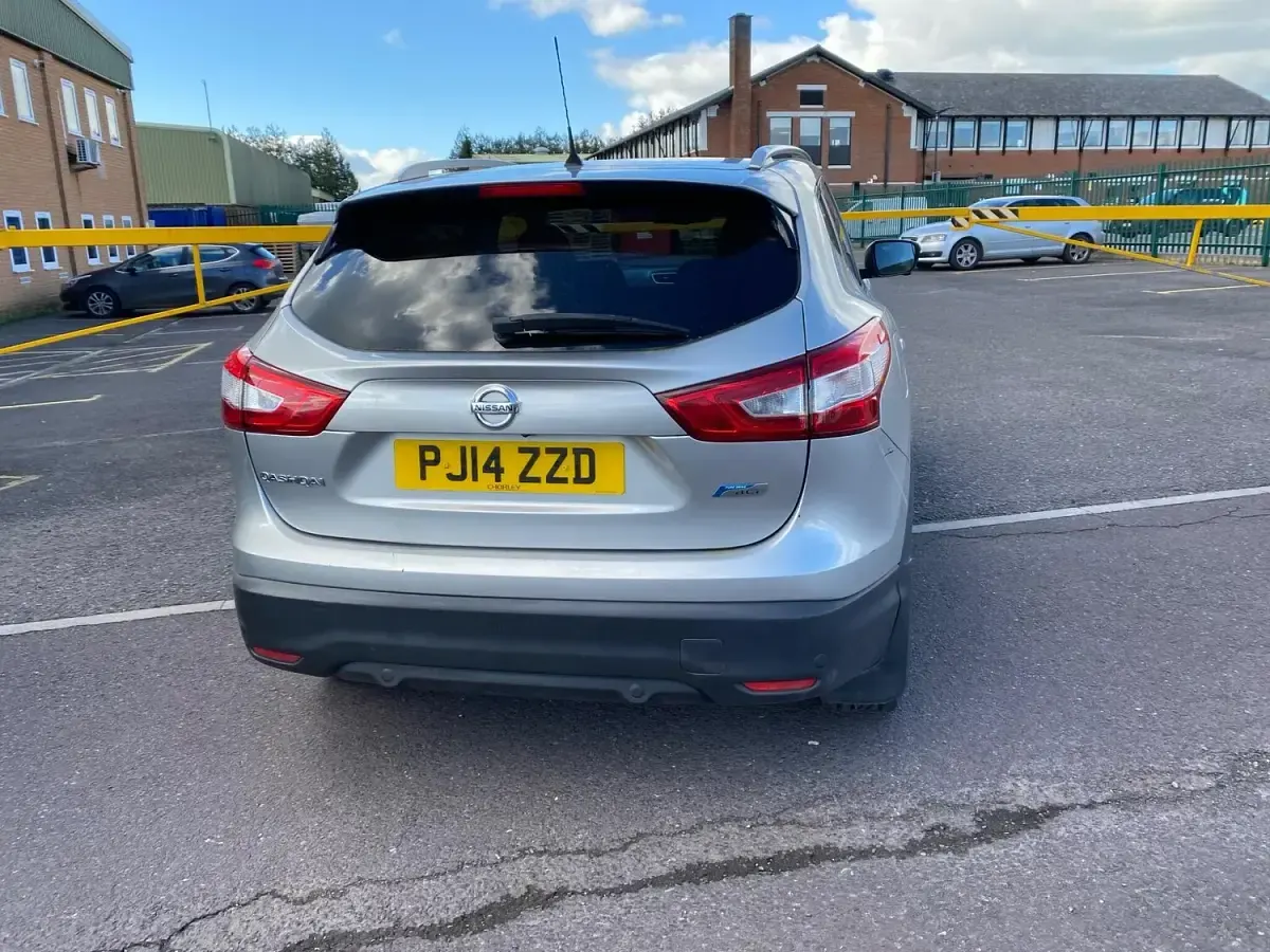 Używany Nissan Qashqai Tekna 110 KM (80 kW) 2014 Srebrny SUV