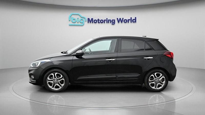 Used Hyundai i20 Premium SE 120 HP (88 kW) 2020 Black Hatchback