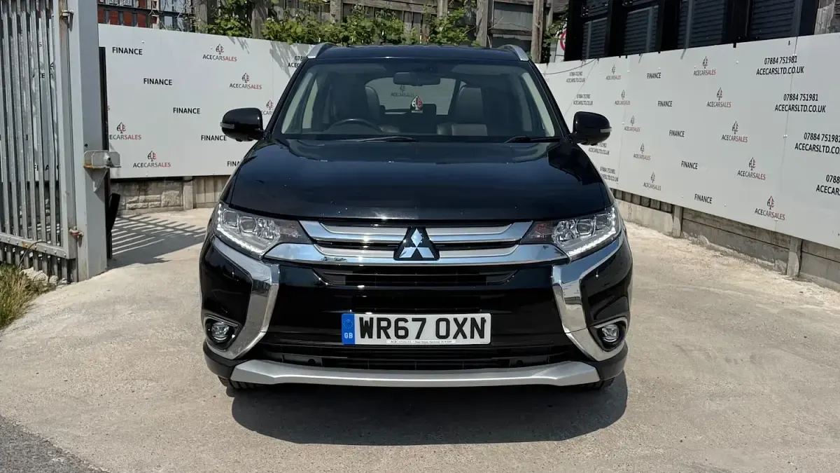 Used Mitsubishi Outlander 147 HP (108 kW) 2017 Black SUV