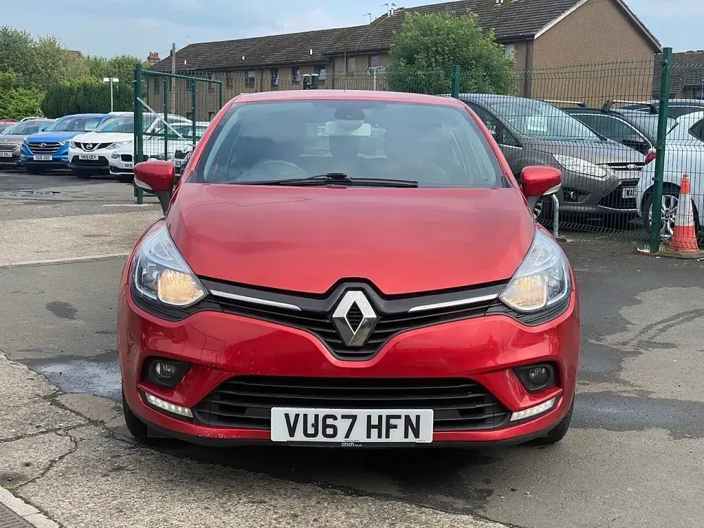 Used Renault Clio IV Dynamique 90 HP (66 kW) 2017 Red Hatchback