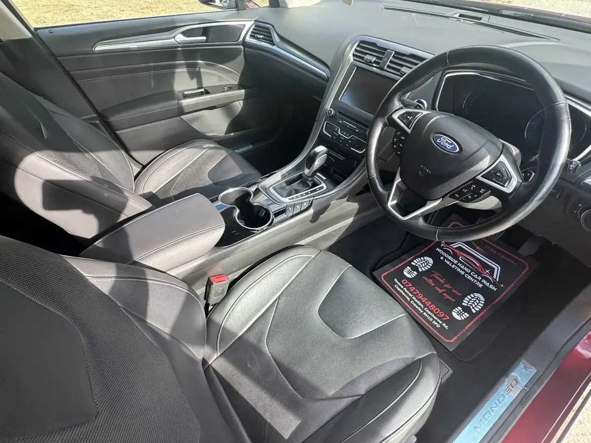 Used Ford Mondeo Titanium 240 HP (176 kW) 2015 Red Estate