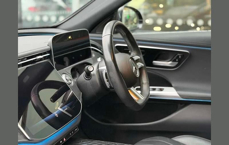 Begagnad Mercedes E220 AMG line 194 HK (142 kW) 2024 Grå Kombi